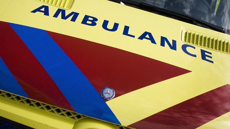 Bestuurder en passagier gewond bij kop-staartbotsing op Heilooër Tolweg