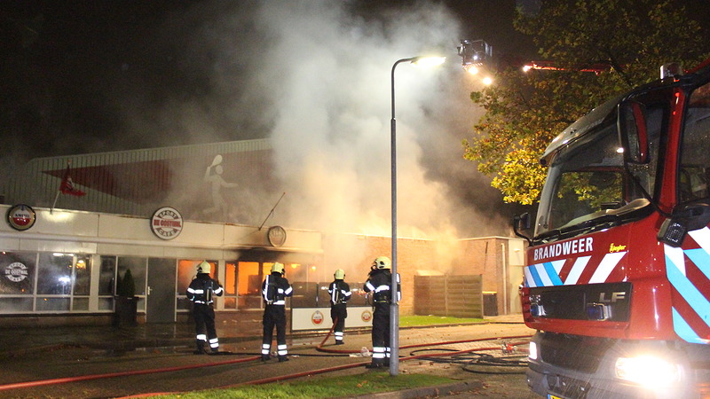 Sporthal De Oostwal weer in gebruik, start herbouw sportcafé in april