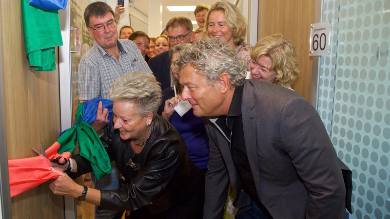 Wethouder Konijn opent eerste Alkmaarse Taalpunt