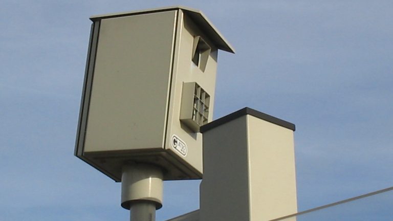 Flitspalen Ring Alkmaar west flitsten vorig jaar 1,3 miljoen euro bij elkaar