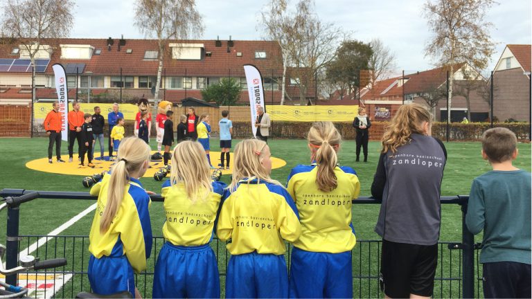 Feestelijke en sportieve heropening Alkmaarse Cruyff Court Daalmeer
