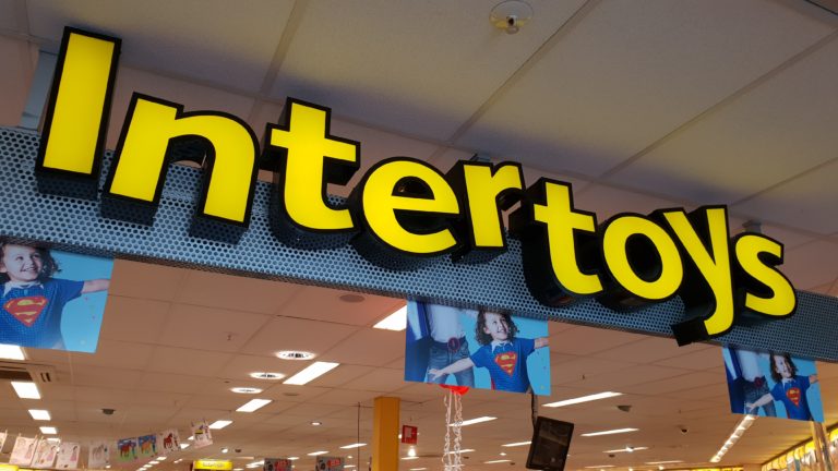 Alkmaarse Intertoys Langestraat toch dicht; Heerhugowaard neemt mogelijk Den Helder over