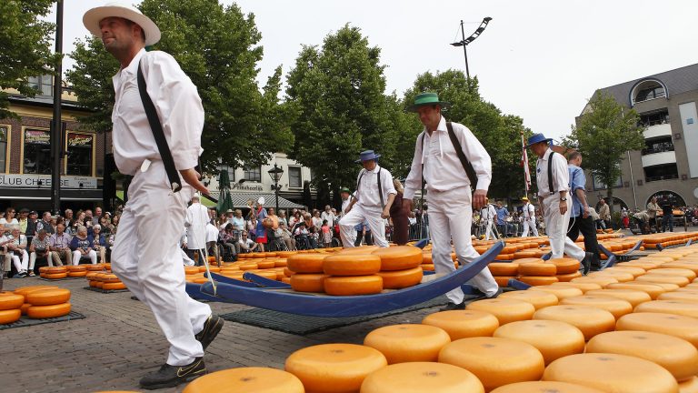Opening kaasmarktseizoen in teken van EK Wielrennen