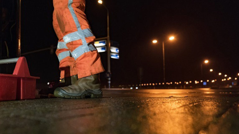 Werk aan de weg: eenrichtingsverkeer op Nieuwe Schermerweg, minder rijstroken op N242