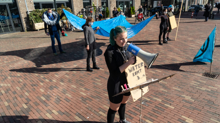 Extinction Rebellion doet Alkmaar aan tijdens Lenterebellie: “Het water komt”
