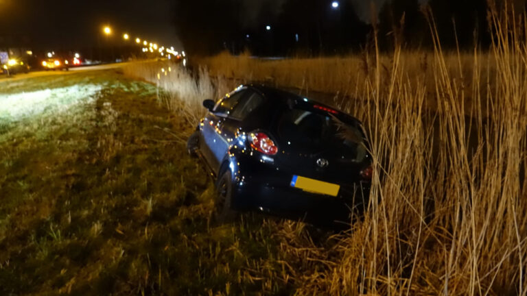 Toyota half te water na botsing met Audi in Heerhugowaard