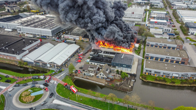 Digitale bijeenkomst met gemeente, brandweer en Salvage voor gedupeerden brand Dulleweg