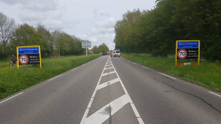 Ravage bij bijna frontale botsing op N504 in Noord-Scharwoude
