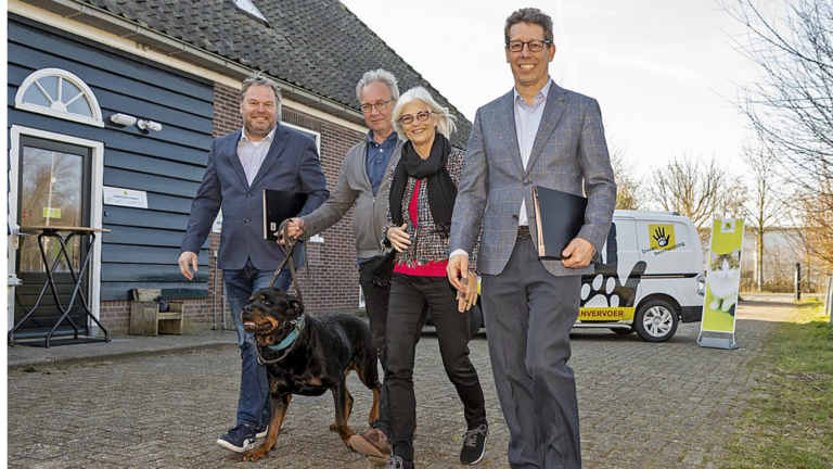 Gemeenten tekenen met Dierenbescherming voor dierenzorg in de regio