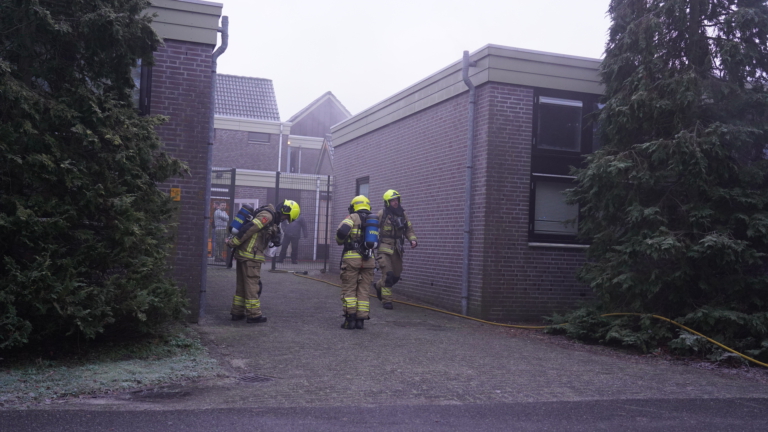 Brandweer rukt uit voor brand op GGZ-terrein Kennemerstraatweg in Heiloo