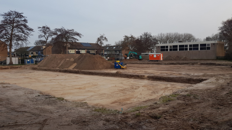 Woningbouw gestart op terrein waar Oosterkimschool in Schoorl stond