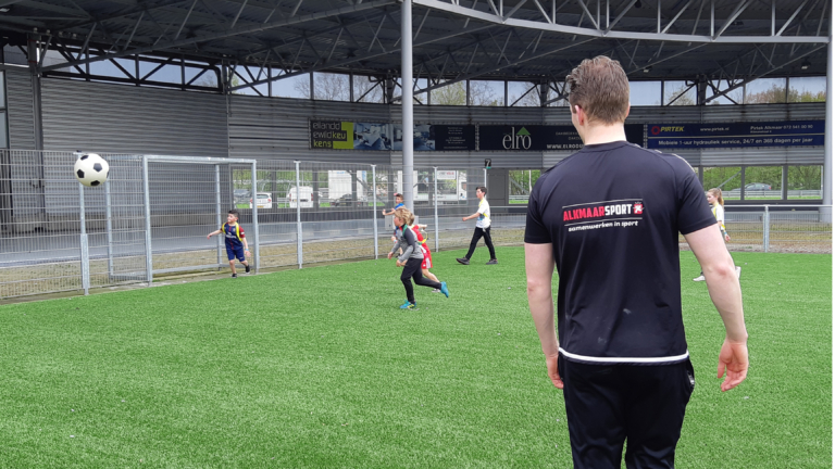 Alkmaar Sport organiseert deze zomervakantie weer een scala aan jeugdactiviteiten 🗓