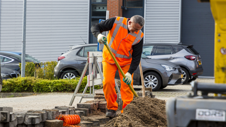 Glasvezel de grond in bij bedrijventerreinen in Castricum en Egmond