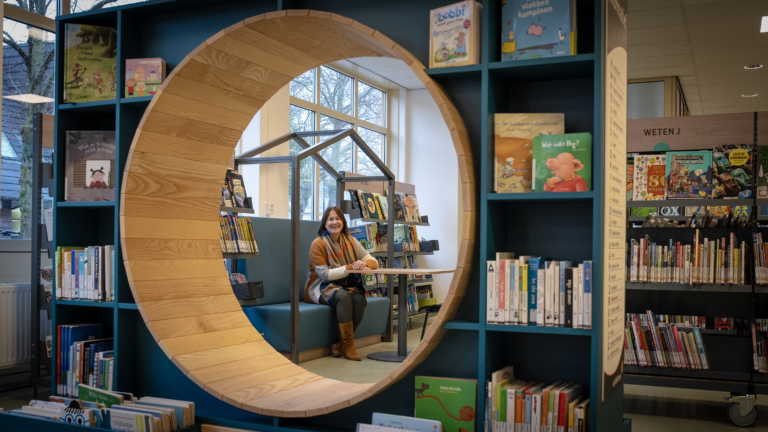 Bibliotheek trekt nieuw jasje aan, maar blijft vertrouwd: “Dat willen we ook echt zo houden”