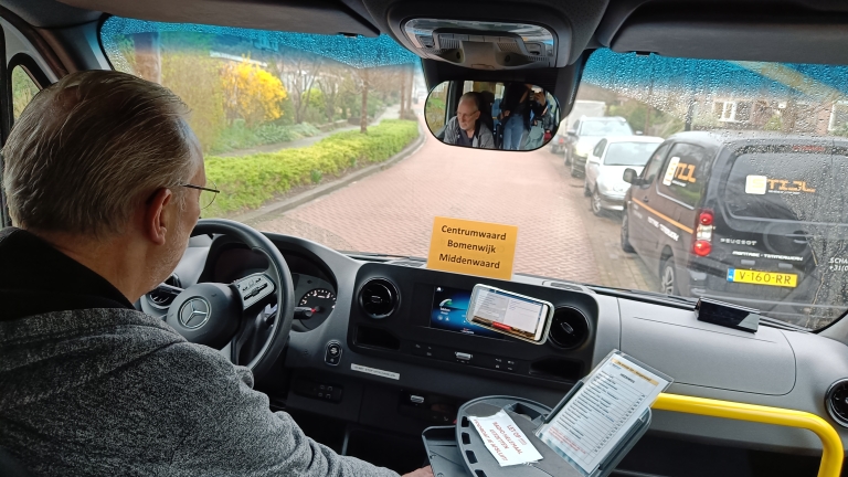 Almaar groeiende HugoHopper is niet alleen vervoerder: “Door de bus is onze vriendschap ontstaan”