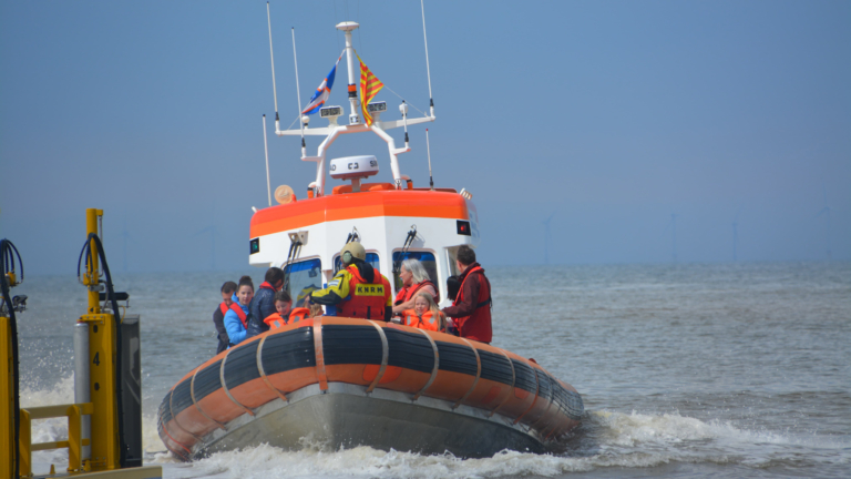KNRM bedankt donateurs met open dag: ‘Deuren gingen open en het werd lekker weer’