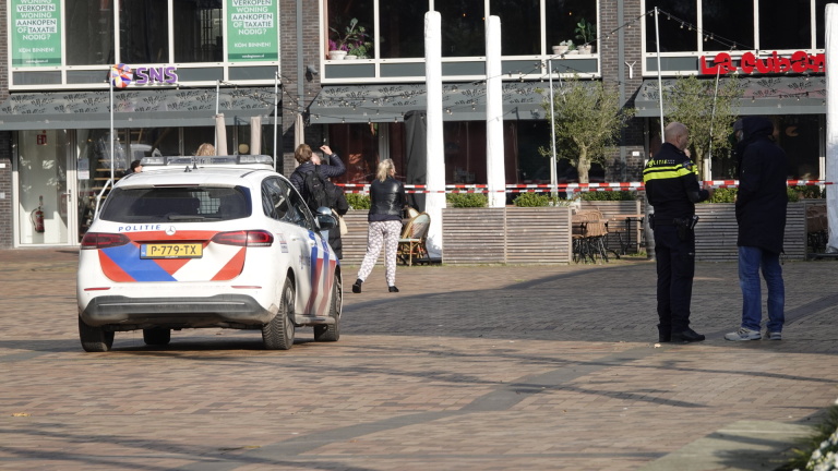 Politie overmeestert man die uit raam aan Parelhof dreigt te springen
