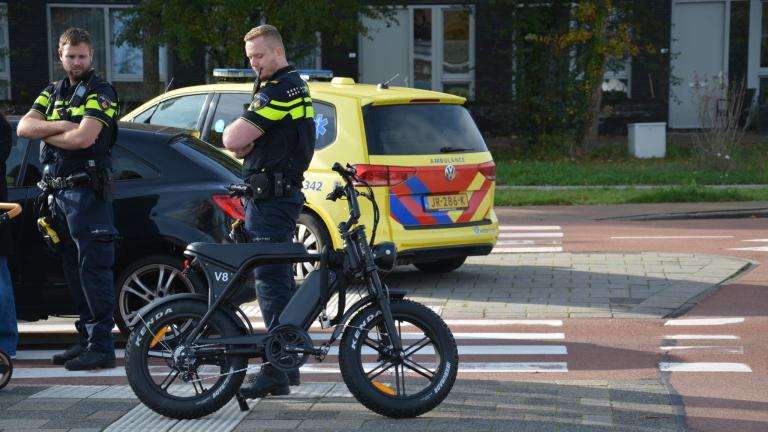 Aanrijding auto en fatbike op rotonde Zuid-Tangent in Heerhugowaard