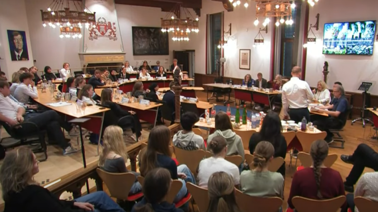 Dalton College valt in de prijzen bij jaarlijks scholierendebat
