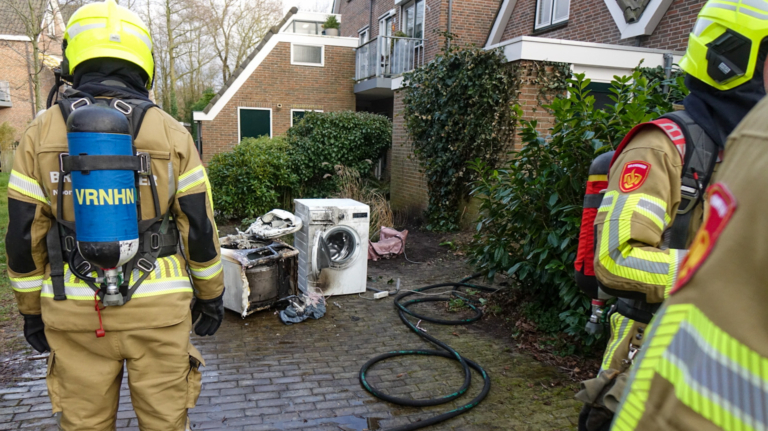 Wasdroger in brand aan de Dreef in Bergen: flinke schade aan woning