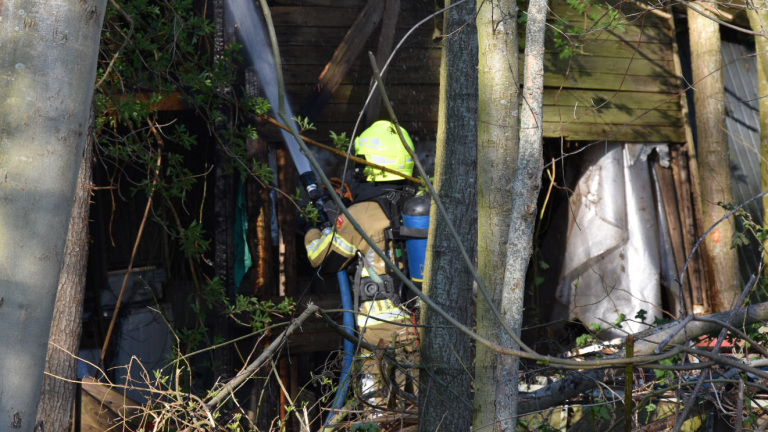 Hulp nodig om brand te blussen in houten schuurtje Sint Pancras
