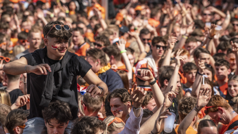 Burgemeester Schouten tevreden over Alkmaarse Koningsfeesten: “Gezellig en goed verlopen”