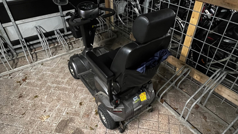 Scootmobiel vermoedelijk slachtoffer van joyriders, eigenaar gezocht