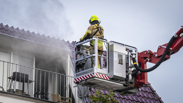 Stoppenkastbrand jaagt bewoners appartementencomplex naar buiten