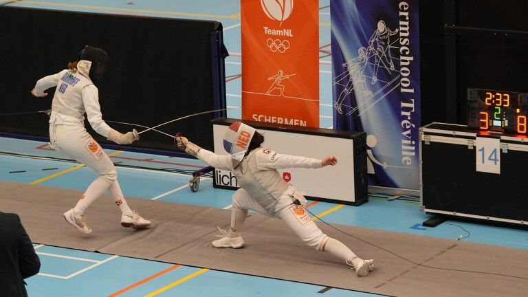 Talitha Sluman wint unieke finale tijdens NK Schermen: “Ontzettend blij en trots”