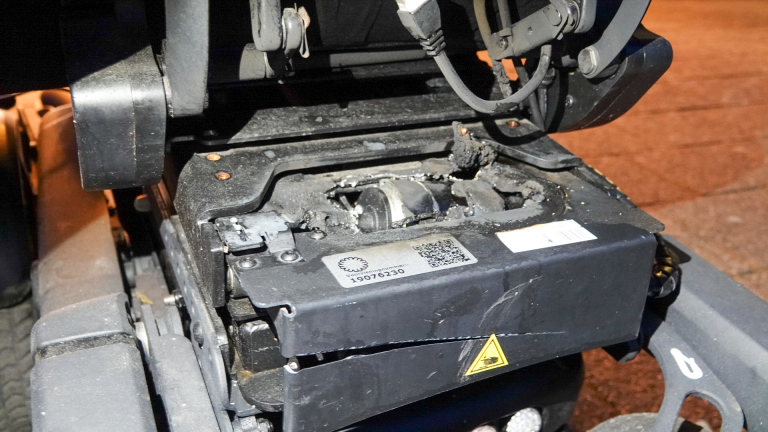 Elektrische rolstoel in woning van wooncomplex Buitenzorg vat vlam