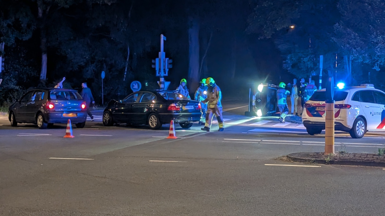 Twee dronken bestuurders aangehouden na fikse aanrijding op Kennemerstraatweg