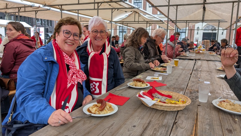 Liveblog: Alkmaar dompelt zich onder in Ontzetviering