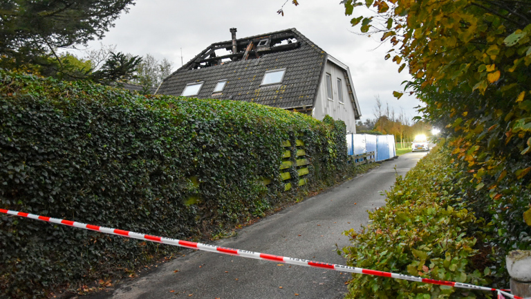Woningbrand Egmond-Binnen mogelijk aangestoken: politie doet onderzoek