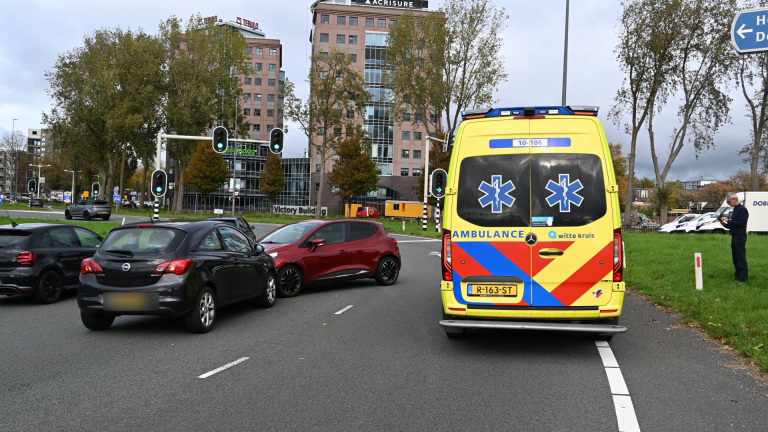 Ongevallen op Kooimeerplein en N242 verstoren avondspits in regio Alkmaar