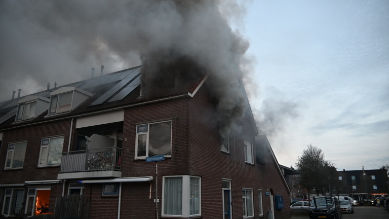 Felle brand in huis aan Esdoornlaan in Egmond-Binnen