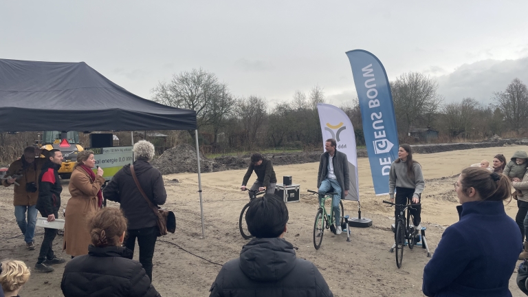 Na jaren plannen gaat bouw PEN-dorp van start: “Gek idee dat ons huis hier komt”