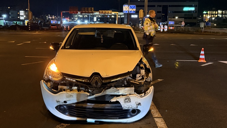 Ongeval op N242 in Heerhugowaard: geen gewonden, maar auto’s zwaar beschadigd