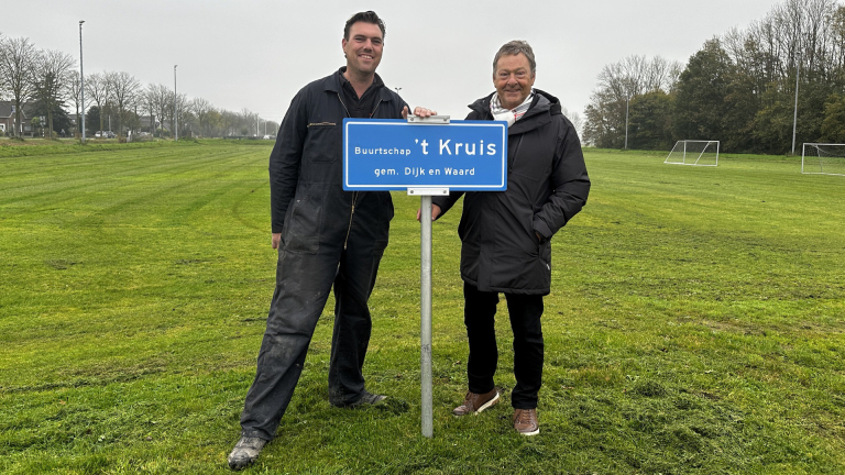 Waar blijven nou de komborden voor buurtschap ’t Kruis?