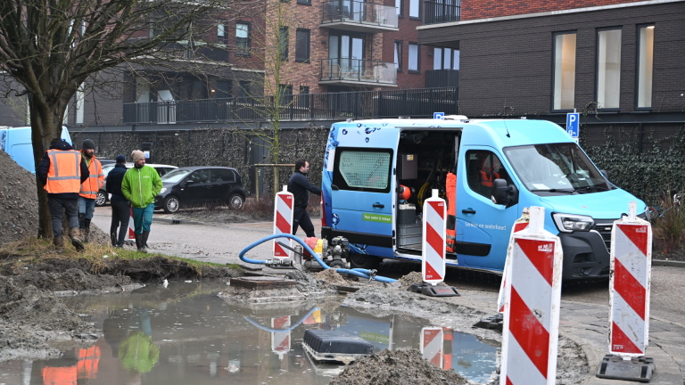 Waterleiding kapotgetrokken in Heerhugowaard: herstelwerkzaamheden in volle gang