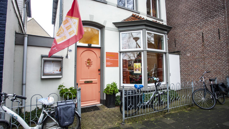 Nieuw interieur voor ’t Praethuys dankzij Roparun, ook inzameling ‘Spekglad Spektakel’ op koers: “Echt heel welkom”