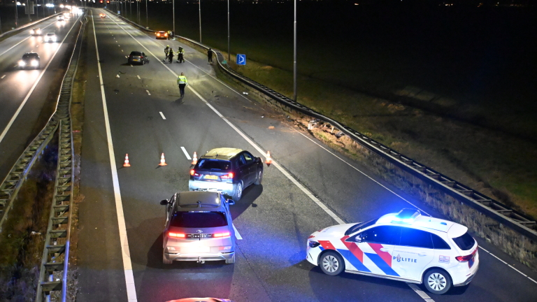 Zwaar eenzijdig ongeval op A9, rijbaan volledig afgesloten