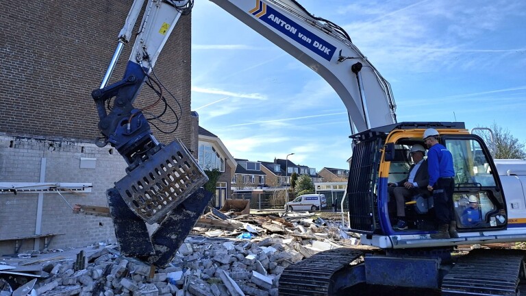 Wethouder geeft startsein voor ‘Strandwal’: meer woningen in centrum Uitgeest