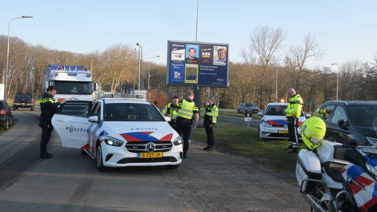 Twee auto’s beschadigd door dronken bestuurder op N512 bij Egmond-Binnen