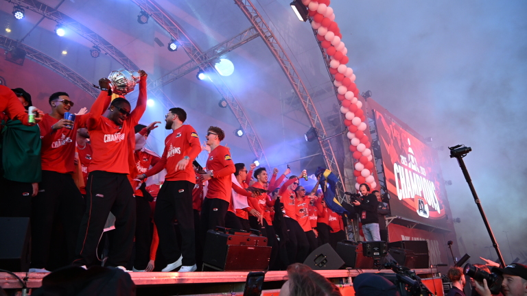 Alkmaar viert samen: huldiging AZ zorgt voor emotie en verbondenheid