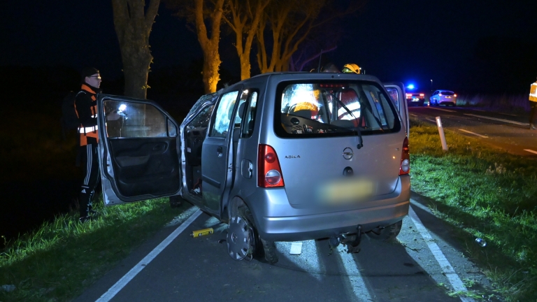 Auto ondersteboven op Noordervaart, bestuurder aangehouden