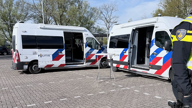 Controle rijleerlingen en instructeurs: twee leerlingen moet stoppen met rijden