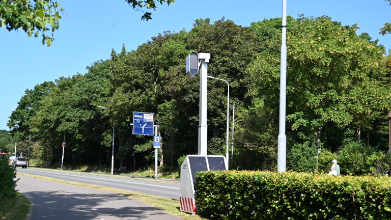 Terug van weggeweest: flexflitser controleert weer op Egmonderstraatweg