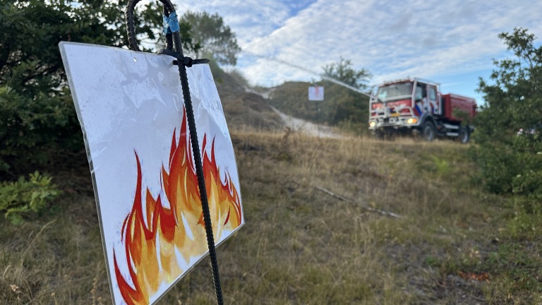“Gelukkig ging er veel mis”: Oefening in Schoorlse Duinen zet brandweer op scherp
