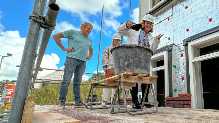 Aan de ene kant wordt gebouwd, aan de andere kant wordt gewacht: de twee gezichten van Zandzoom