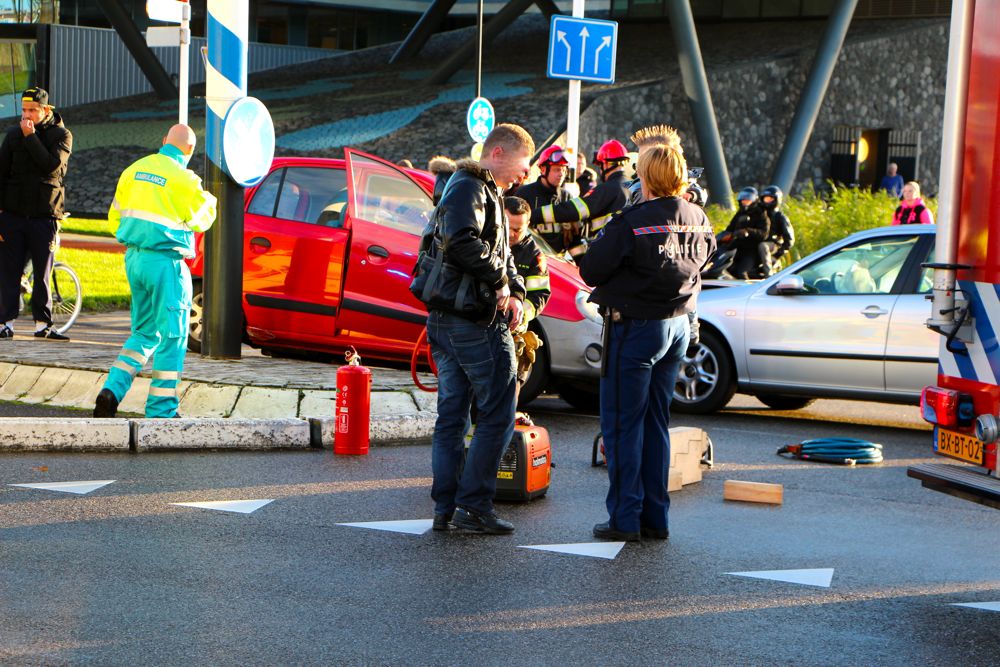 Ongeval op beruchte kruising Zuidtangent-Bevelandselaan in Heerhugowaard (FOTO)